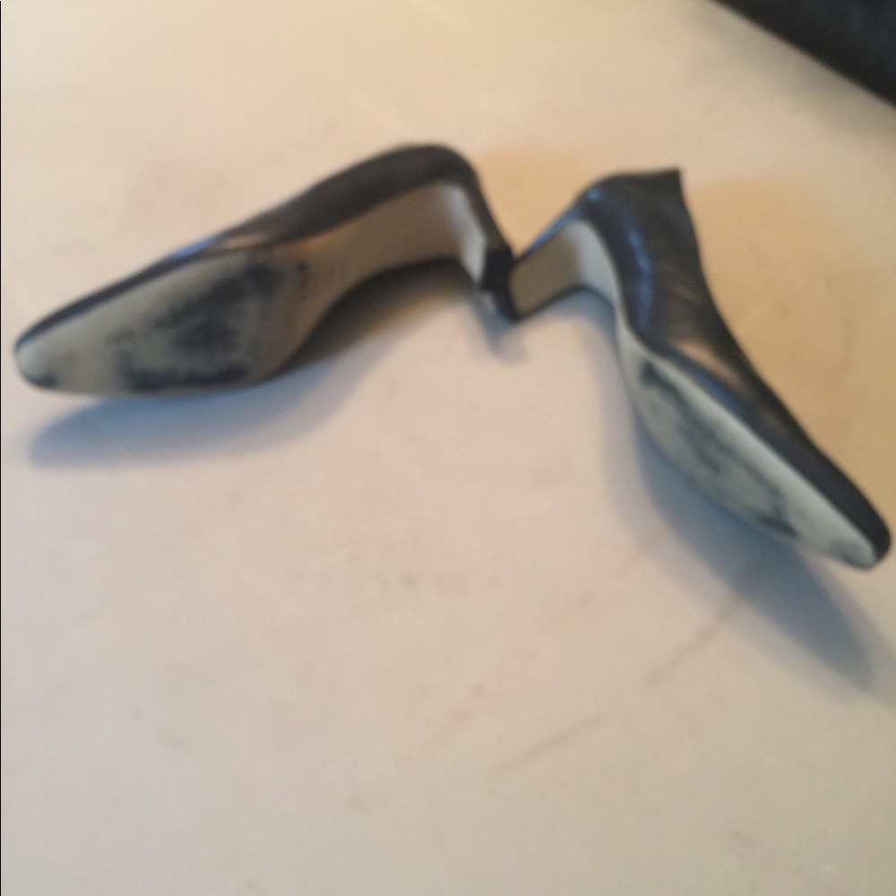 Shoes - Picture 5 of 7